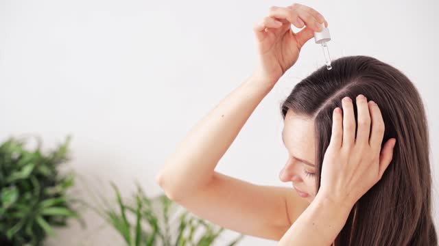 Les huiles à éviter selon votre type de cheveux !